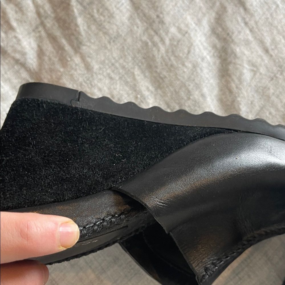 AEROSOLES Black Leather and suede Wedge Mules - Picture 7 of 7